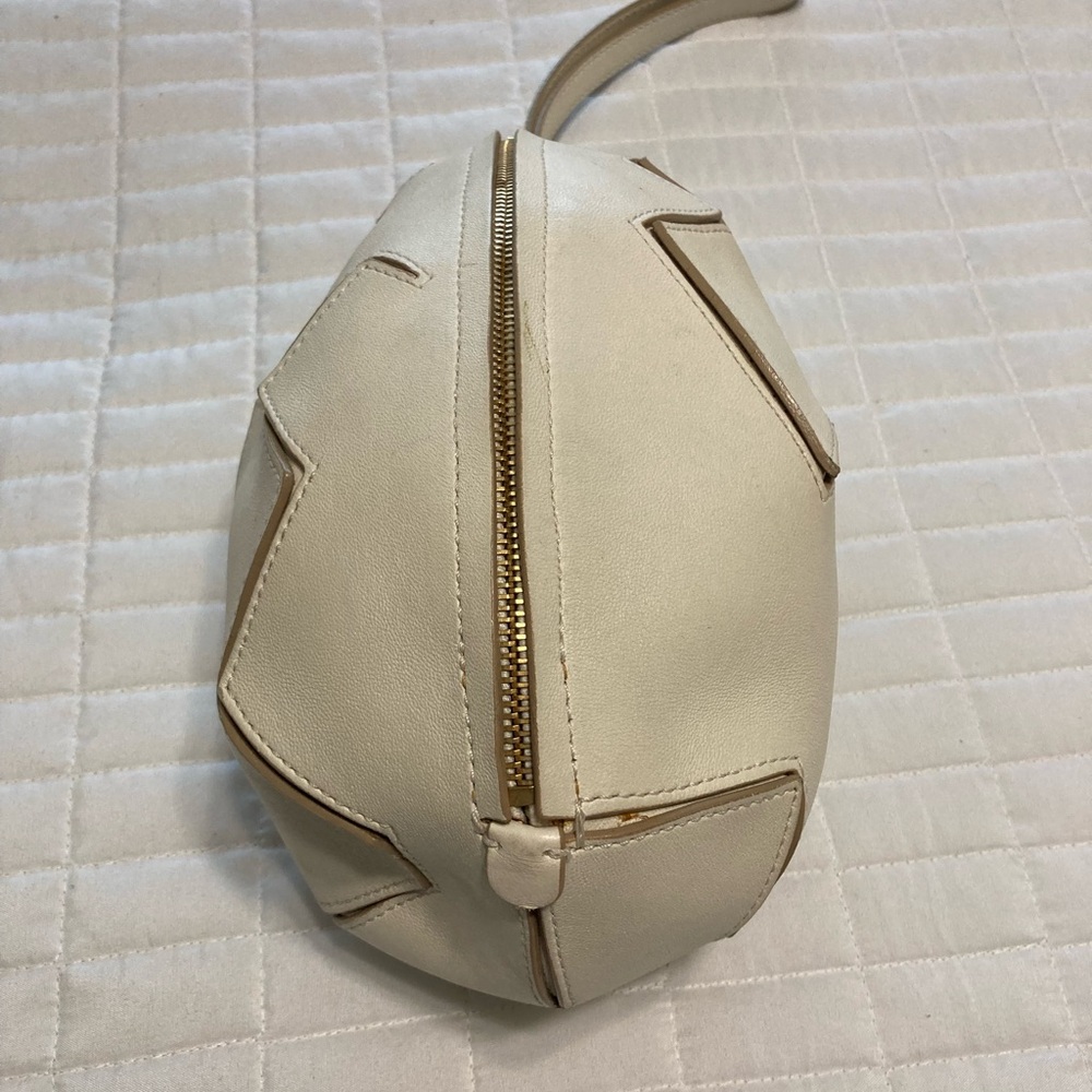 Moschino egg-shaped leather mini bag with a wristlet strap - Picture 2 of 10
